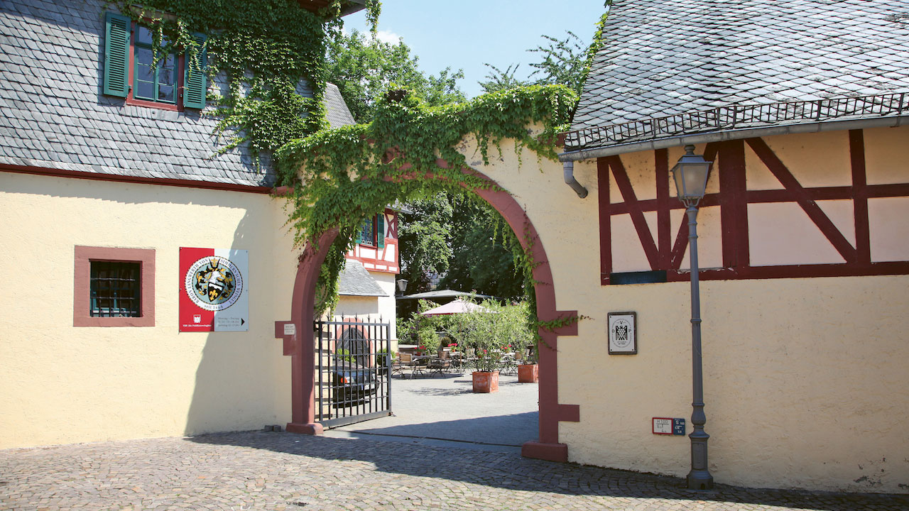Header1_LangwerthLWbfc9fqk9C0Z