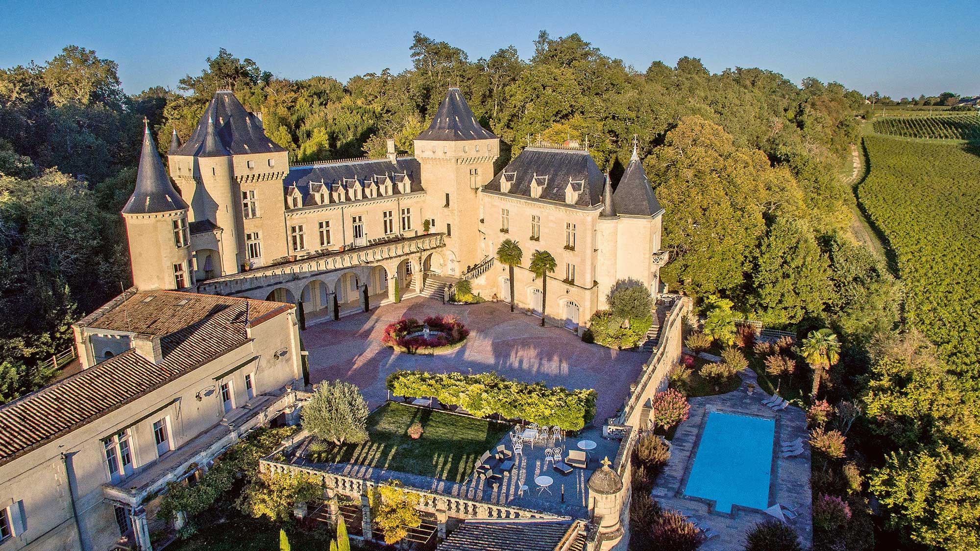 Header_1_chateau_de_la_riviere2BHQe1EaIOkHB